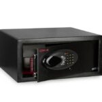 خزنة نقود ديجيتال إلكترونية من OKA مقاومة للحريق والسرقة بقفل كومبينيشن – وزن 11 كجم – موديل OKA-EM2042