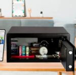 ⁦خزنة نقود ديجيتال إلكترونية من OKA مقاومة للحريق والسرقة بقفل كومبينيشن – وزن 11 كجم – موديل OKA-EM2042⁩ - الصورة ⁦5⁩