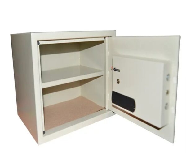 ⁦خزنة نقود ديجيتال إلكترونية من OKA مقاومة للحريق والسرقة بقفل كومبينيشن – وزن 9.5 كجم – موديل OKA-3038⁩ - الصورة ⁦3⁩