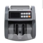 ⁦ماكينة عدّ وكشف تزوير النقود OKA
مزودة بشاشة خارجية رقمية
موديل 2100⁩ - الصورة ⁦4⁩