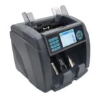 ماكينة عدّ وفرز العملات OKA
لعدّ وفرز العملات المختلفة وكشف التزوير
(الدولار – اليورو – اليوان الصيني – الليرة التركية)
ويمكن إضافة أي عملة أخرى حسب احتياجك
موديل OKA-MIX104