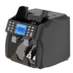 ماكينة عدّ وفرز العملات OKA
لعدّ وفرز النقود وكشف التزوير
مزودة بطابعة داخلية لطباعة تقارير الأموال
وشاشة لمس لسهولة الاستخدام
(الدولار – اليورو – اليوان الصيني – الليرة التركية)
موديل OKA-4025