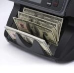 ⁦ماكينة عدّ وفرز العملات المختلفة مع إمكانية كشف التزوير
(الدولار – اليورو – اليوان الصيني – الليرة التركية)
موديل FT-500S⁩ - الصورة ⁦4⁩