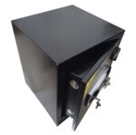 ⁦خزنة أموال إلكترونية مصفحة من OKA
مقاومة للحريق والسرقة
مزودة بقفل كومبيونيشن (Combination Lock)
الوزن: 58 كجم
موديل OKA-MC52⁩ - الصورة ⁦6⁩