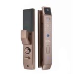 قفل الكالون الذكي مناسب لجميع أنواع الأبواب
يدعم بصمة الإصبع – كلمة المرور – المفتاح – فتح الوجه – وكارت الشفرة
ويمكن التحكم فيه بالكامل من خلال الموبايل
لون ذهبي