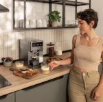 ⁦ماكينة قهوة بالكبسولات والبن المطحون من OKA
لصناعة الإسبريسو والكابتشينو واللاتيه
موديل OKA C100⁩ - الصورة ⁦8⁩