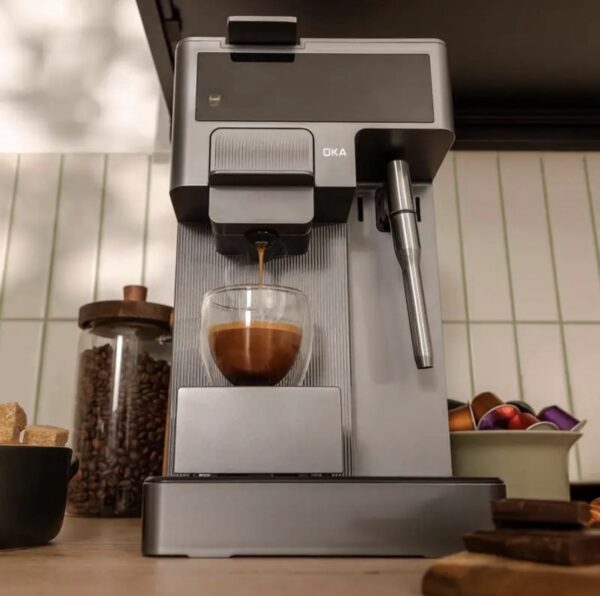 ⁦ماكينة قهوة بالكبسولات والبن المطحون من OKA
لصناعة الإسبريسو والكابتشينو واللاتيه
موديل OKA C100⁩ - الصورة ⁦16⁩