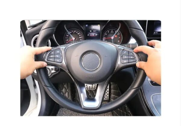 ⁦إطار عجلة القيادة لمرسيدس GLA 2016-2019 / لون كاربون⁩ - الصورة ⁦2⁩