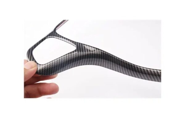 ⁦إطار عجلة القيادة لمرسيدس GLA 2016-2019 / لون كاربون⁩ - الصورة ⁦3⁩