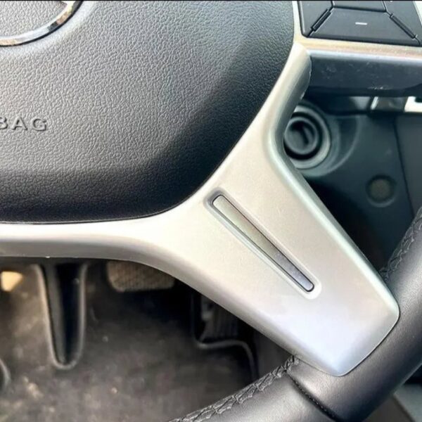 ⁦إطار عجلة القيادة لمرسيدس متوافق مع سيارات مرسيدس E , C , A Class موديل 2011 – 2013 / لون فضي⁩ - الصورة ⁦4⁩